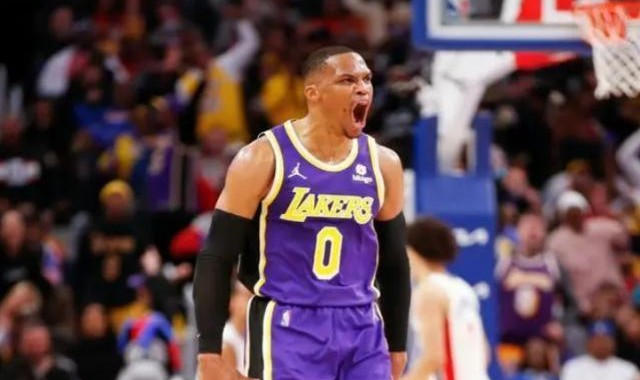 开云体育app-湖人爵士交易的赢家与输家 韦少很快要拿底薪了？