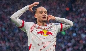 记者：红牛CEO明茨拉夫亲自介入西蒙斯交易，球员互换是可行方案