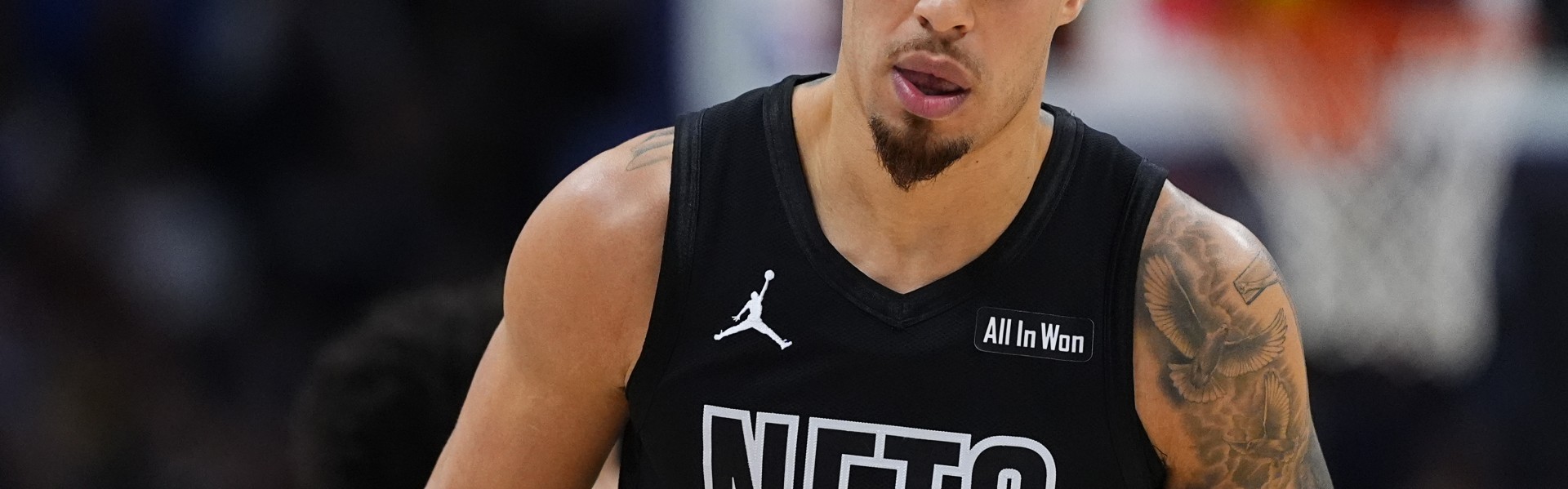 开云体育app-太铁了！小迈克尔·波特半场三分球5中0仅拿7分2板2助