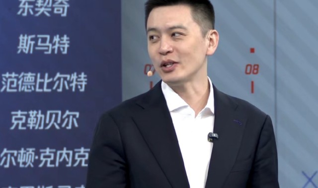 开云登录入口地址-杨鸣离职后状态极佳，黑眼圈消失，解说完NBA还将参加杯赛开幕式