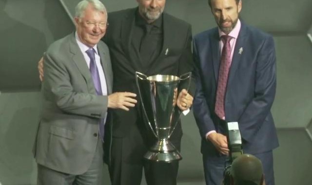 克洛普包揽双料大奖，弗格森颁奖表示“太痛苦了”！