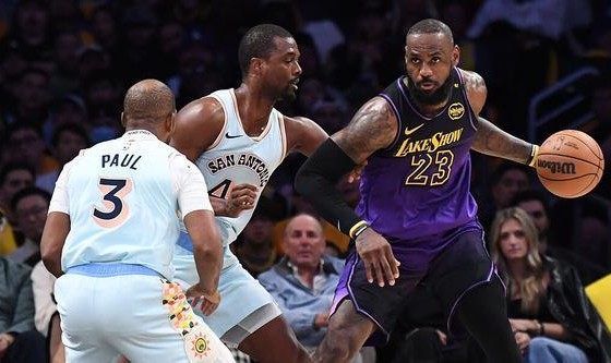 历史第一！詹姆斯与NBA历史上35.6%的球员同场竞技过