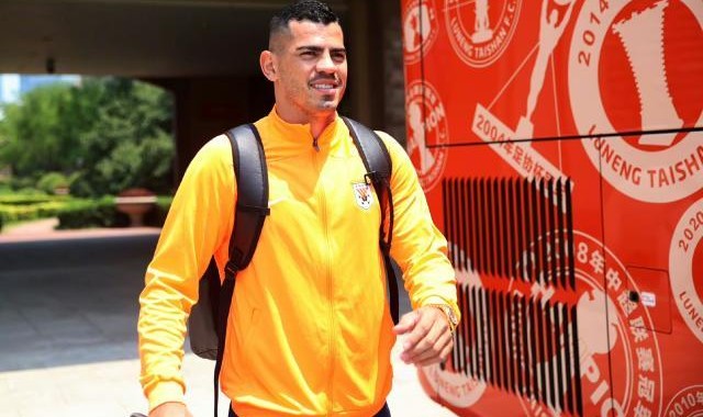 开云登录入口地址-泰山西征上演“似是故人来” 崔康熙正谋求战术变革