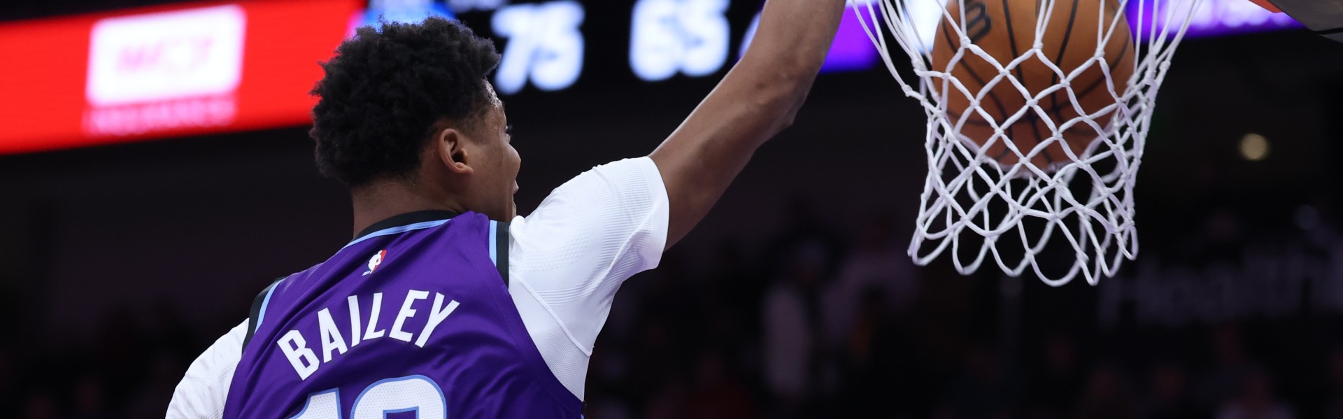 开云体育app-【菜鸟】贝利25分6板 弗拉格21分11板 科比·桑德斯11分&amp;三分4中3