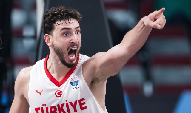 土耳其的优势在哪？主教练：字母哥在篮下的表现不如申京